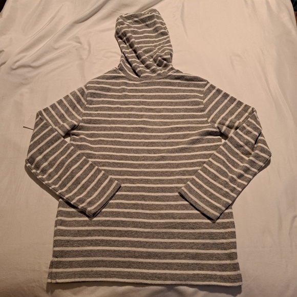 Old Navy boys Large or 10/12 swim coverup hooded gray & white stripe, NWT - Picture 3 of 6